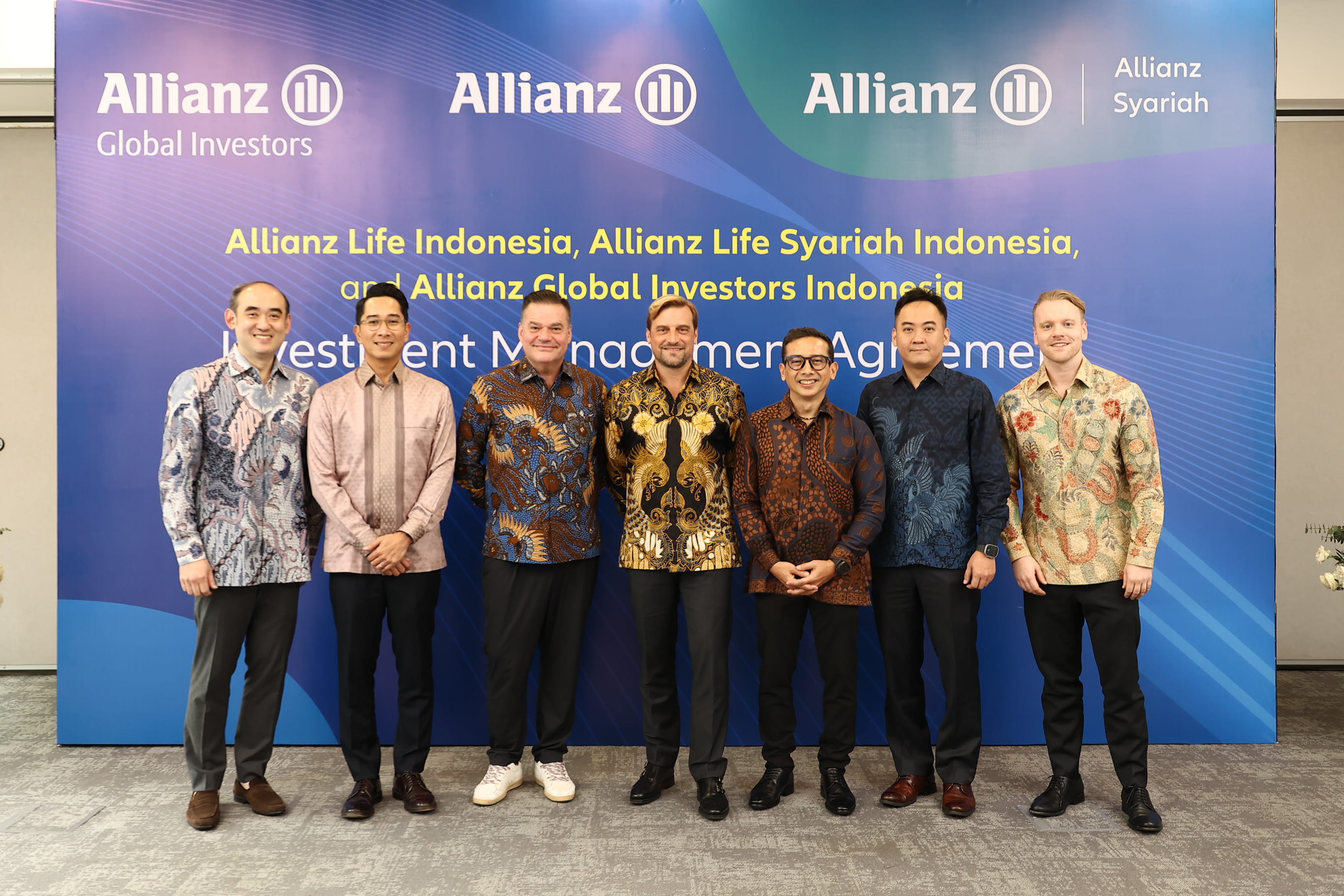 Allianz Life, Allianz Syariah, and Allianz Global Investors unite in the signing of the Investment Management Agreement to deliver enhanced investment solutions that empower customers to secure their future with confidence